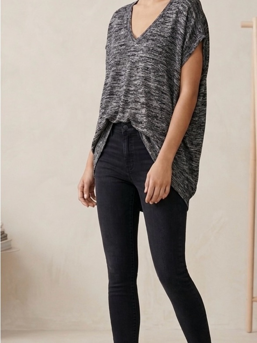 V-Neck Tunic /  Wilfred Free From Aritzia
